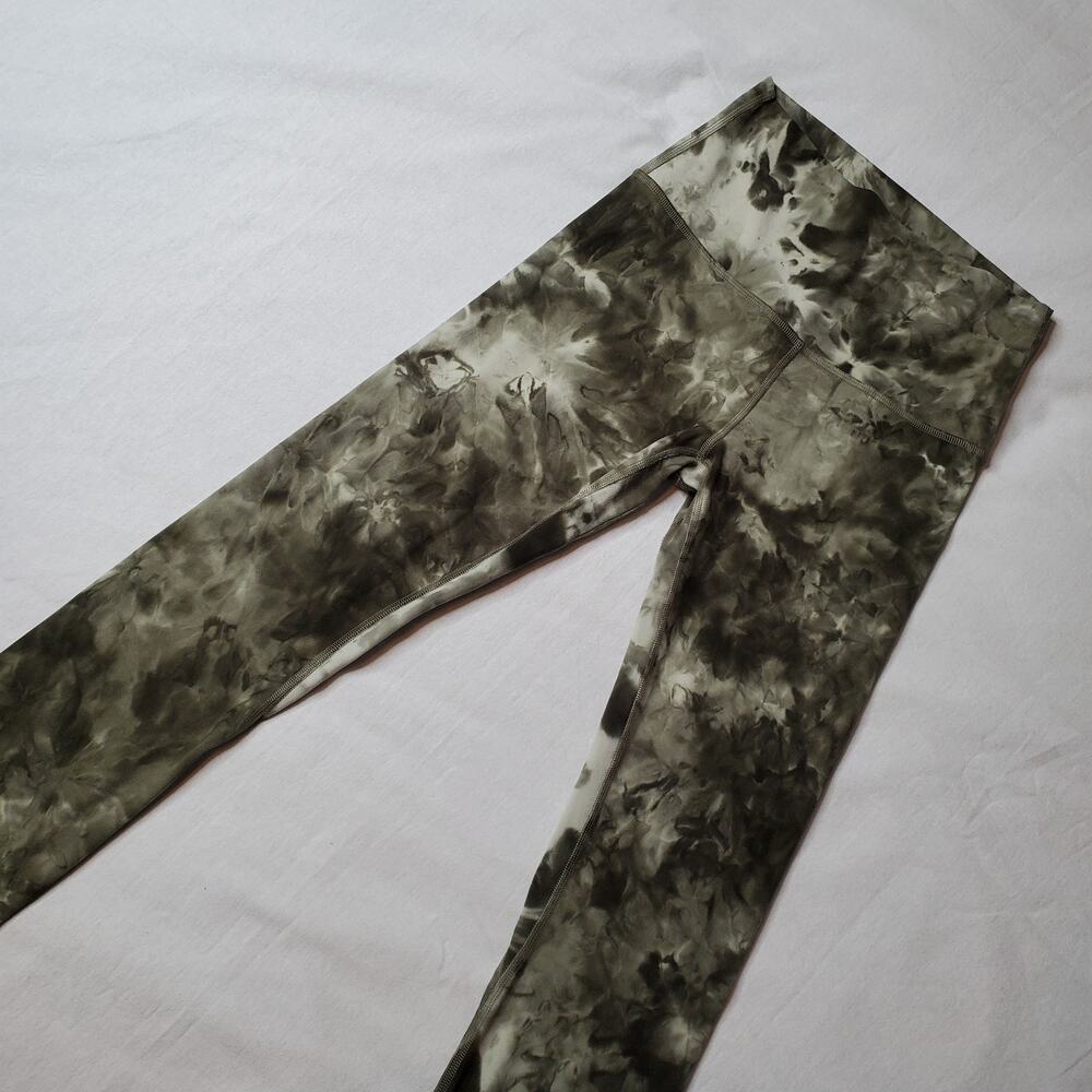 Lululemon Women's Size 4 Align Pant 25" Diamond Dye Light Sage Army Green